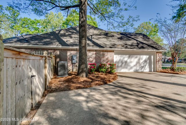 302 Sarah Cove, Brandon, MS 39047