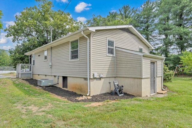 1383 Colonial RD, Blue Ridge, VA 24064