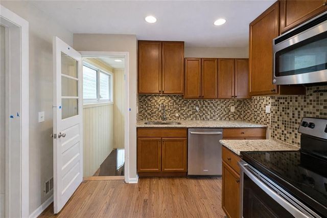 2725 Rollingwood SE Lane, Atlanta, GA 30316