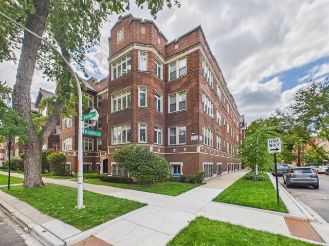 2221 E 68th Street 3, Chicago, IL 60649