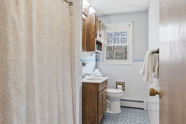 24 Clarissa Rd, Chelmsford, MA 01824