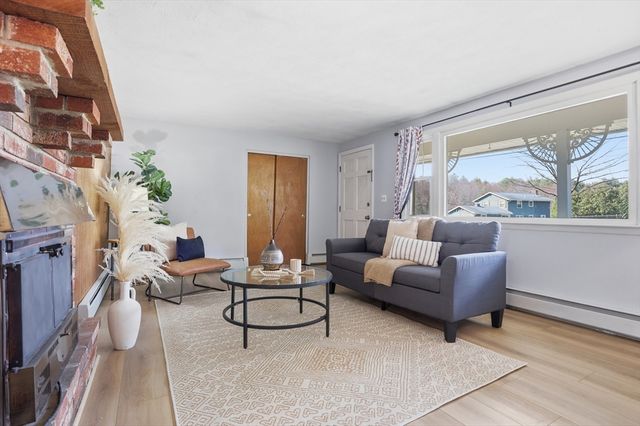 24 Clarissa Rd, Chelmsford, MA 01824