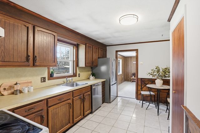 24 Clarissa Rd, Chelmsford, MA 01824