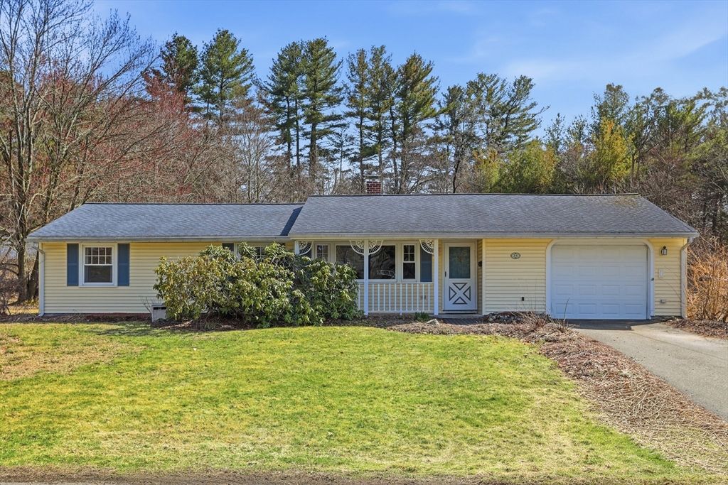 24 Clarissa Rd, Chelmsford, MA 01824