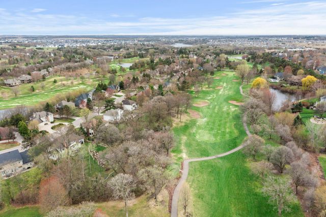 9376 Wedgewood Drive, Woodbury, MN 55125