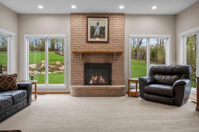 9376 Wedgewood Drive, Woodbury, MN 55125