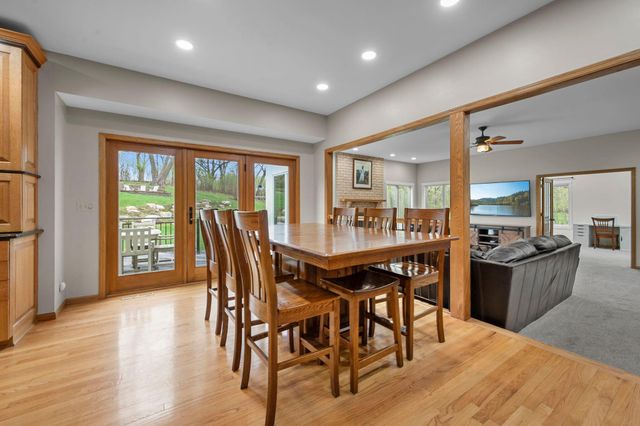 9376 Wedgewood Drive, Woodbury, MN 55125