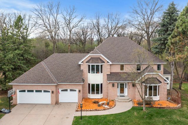 9376 Wedgewood Drive, Woodbury, MN 55125