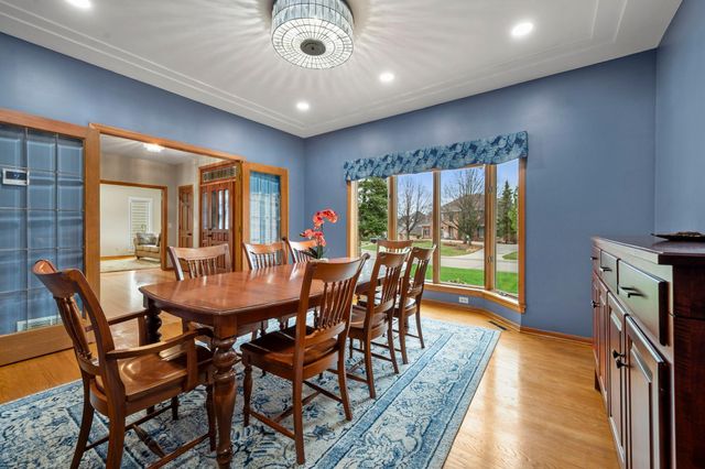 9376 Wedgewood Drive, Woodbury, MN 55125