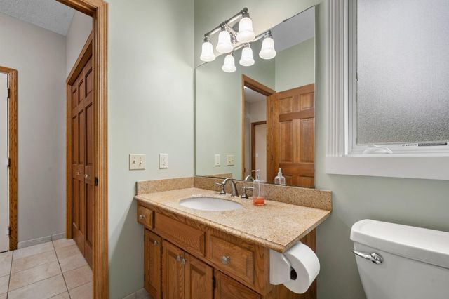 9376 Wedgewood Drive, Woodbury, MN 55125