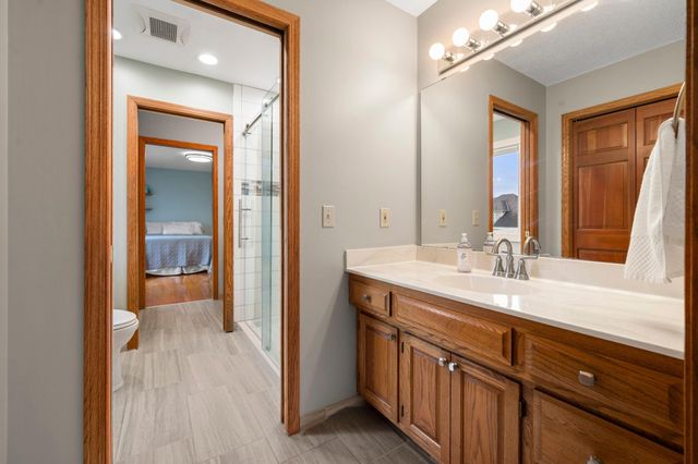 9376 Wedgewood Drive, Woodbury, MN 55125