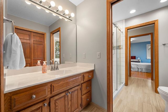 9376 Wedgewood Drive, Woodbury, MN 55125