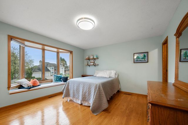 9376 Wedgewood Drive, Woodbury, MN 55125