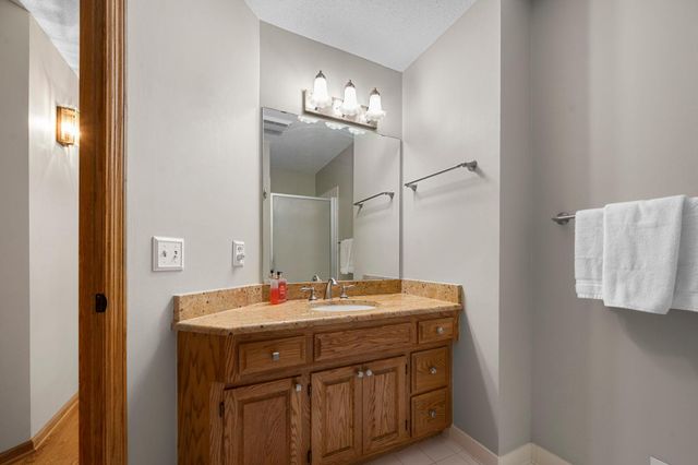 9376 Wedgewood Drive, Woodbury, MN 55125