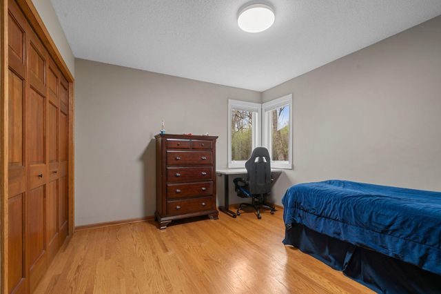 9376 Wedgewood Drive, Woodbury, MN 55125