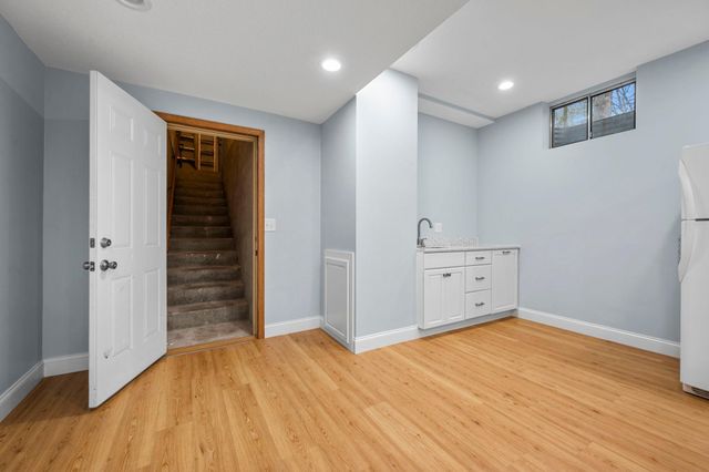 9376 Wedgewood Drive, Woodbury, MN 55125