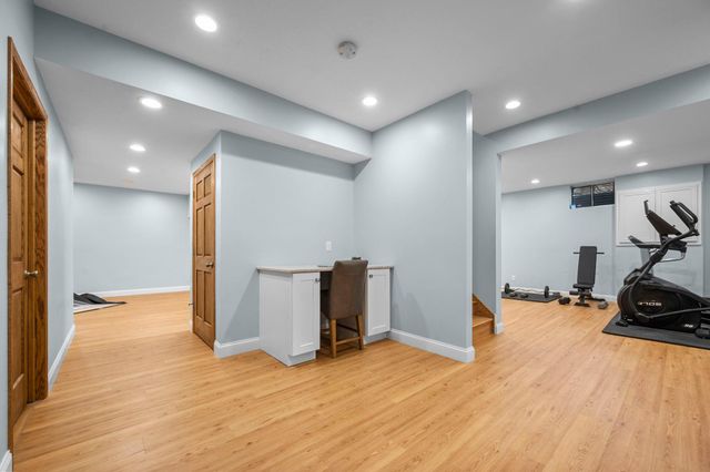 9376 Wedgewood Drive, Woodbury, MN 55125