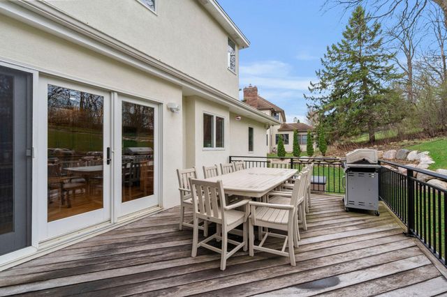 9376 Wedgewood Drive, Woodbury, MN 55125