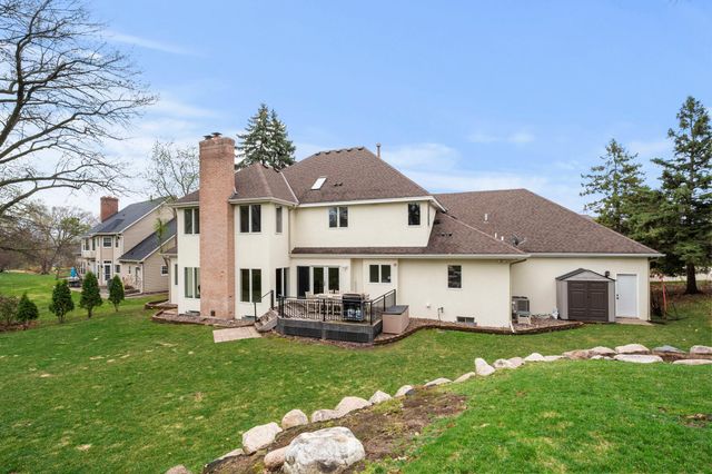 9376 Wedgewood Drive, Woodbury, MN 55125