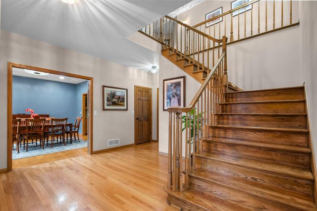 9376 Wedgewood Drive, Woodbury, MN 55125