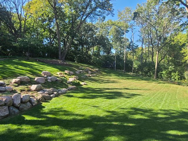 9376 Wedgewood Drive, Woodbury, MN 55125
