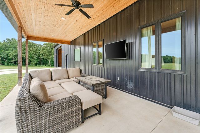 22694 Kings Ranch Road, Summers, AR 72769