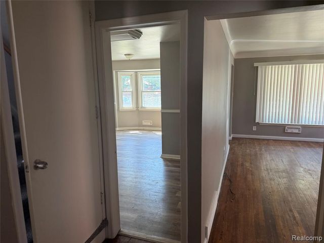 16767 Lincoln Avenue, Eastpointe, MI 48021