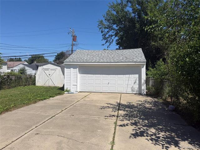 16767 Lincoln Avenue, Eastpointe, MI 48021