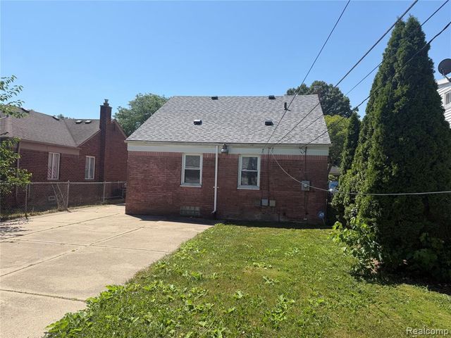 16767 Lincoln Avenue, Eastpointe, MI 48021