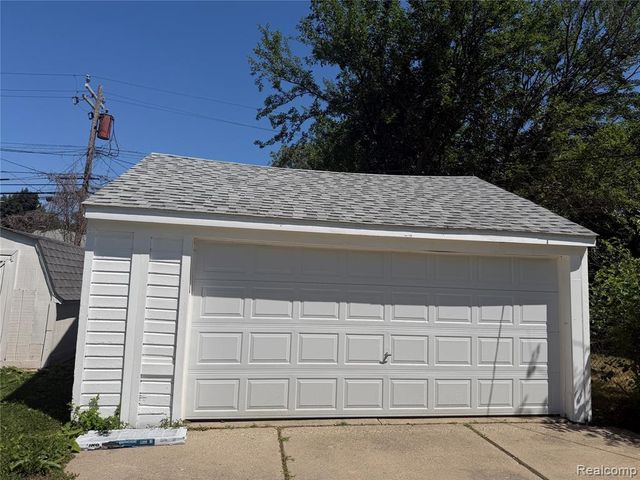 16767 Lincoln Avenue, Eastpointe, MI 48021