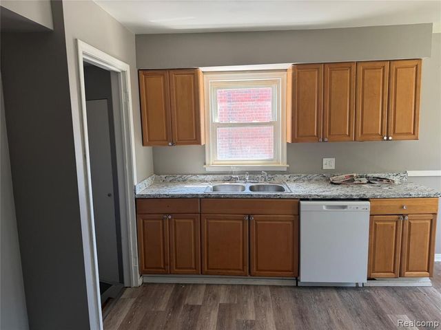 16767 Lincoln Avenue, Eastpointe, MI 48021