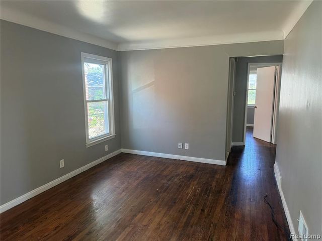 16767 Lincoln Avenue, Eastpointe, MI 48021