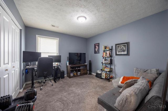 6915 Mearl Ave, North College Hill, OH 45239