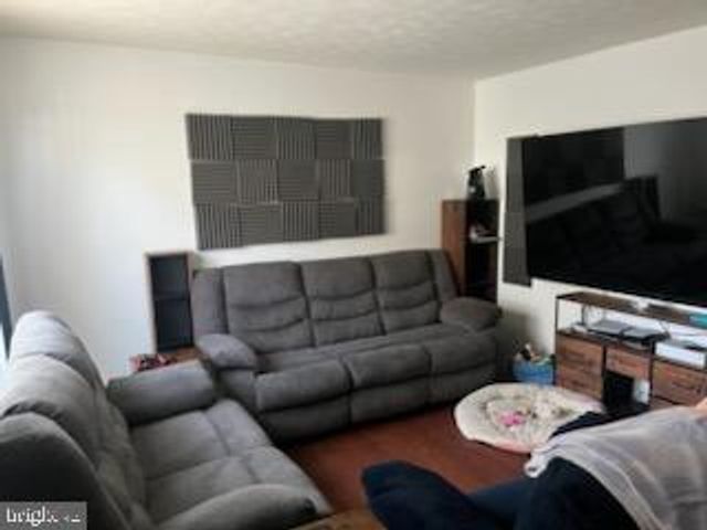 155 E VILLAGE RD, Elkton, MD 21921