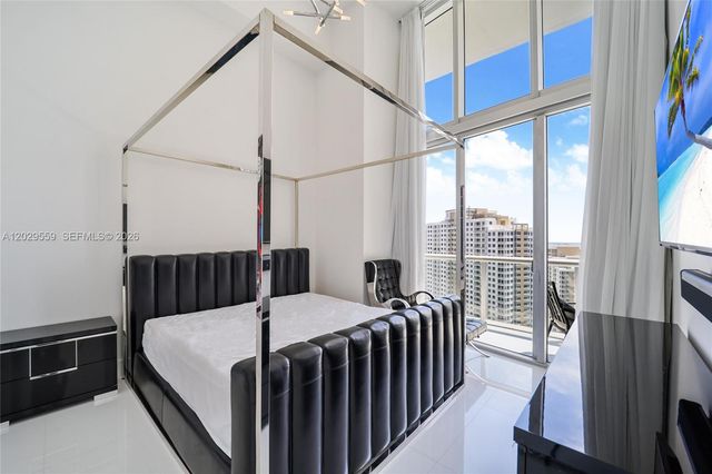 475 Brickell Avenue 2807, Miami, FL 33131