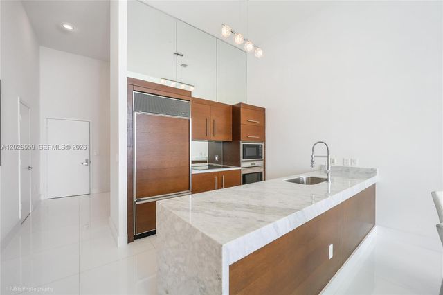 475 Brickell Avenue 2807, Miami, FL 33131