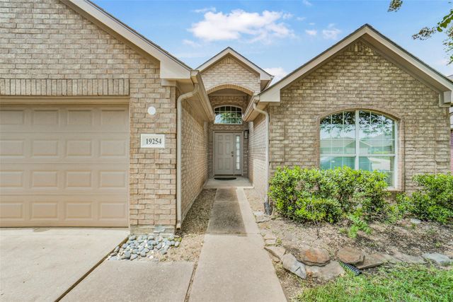 19254 Dillsbury Court, Katy, TX 77449