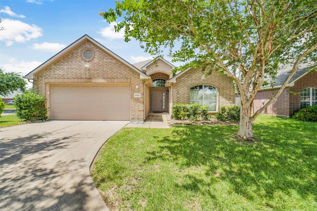 19254 Dillsbury Court, Katy, TX 77449