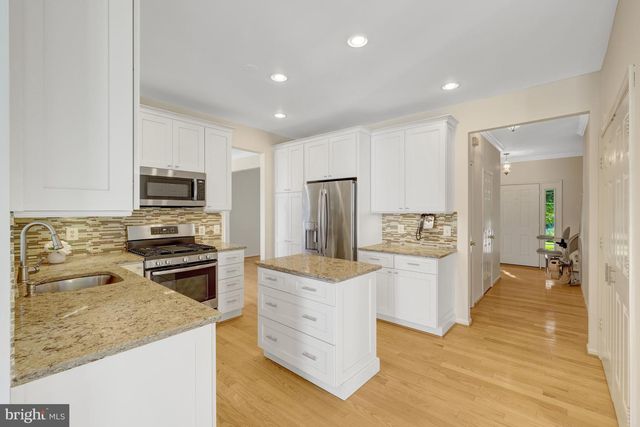 1340 CASSIA ST, Herndon, VA 20170