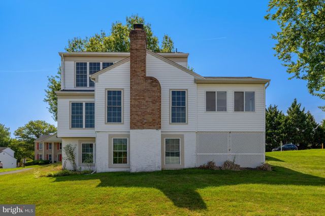 1340 CASSIA ST, Herndon, VA 20170