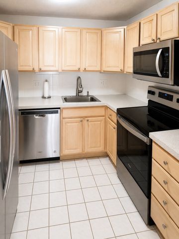 237 North Main Street 10, Andover, MA 01810