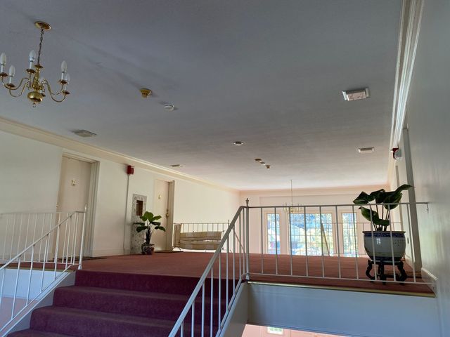 237 North Main Street 10, Andover, MA 01810