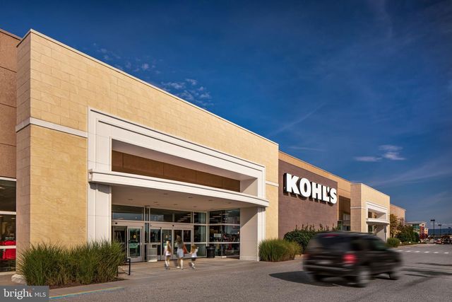 447 PRESIDENTS POINTE AVE, Ranson, WV 25438