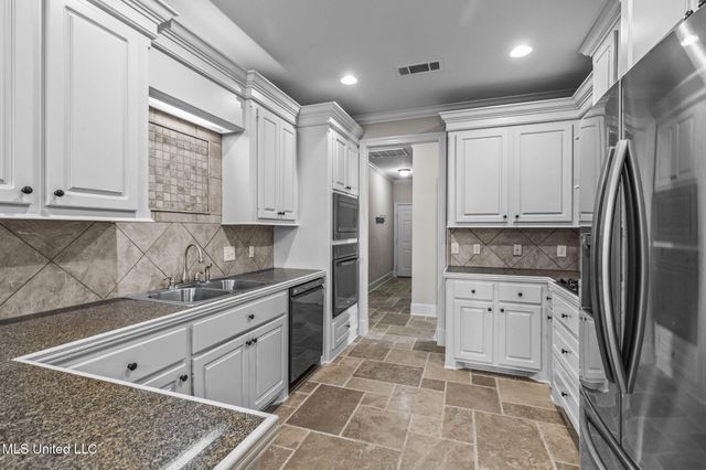 157 Cotton Wood Drive, Madison, MS 39110