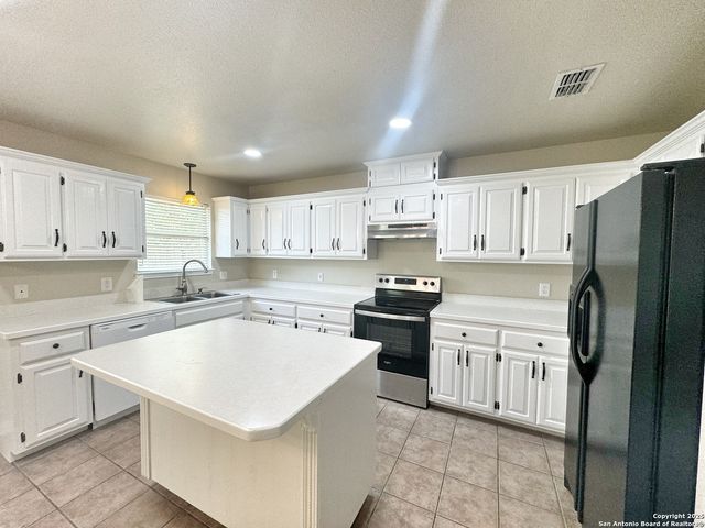2062 N Ranch Estates, New Braunfels, TX 78130