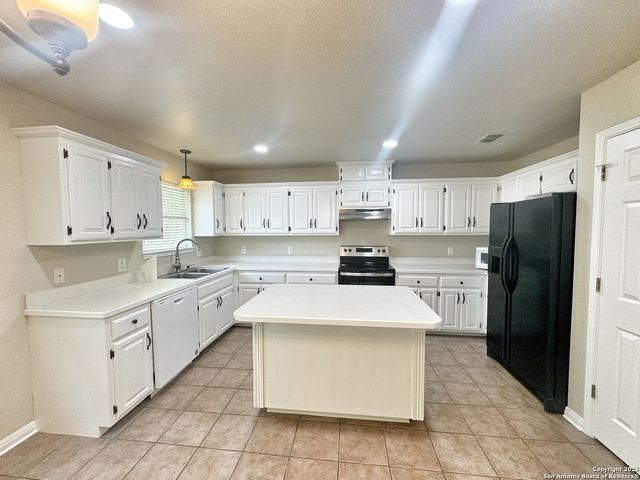 2062 N Ranch Estates, New Braunfels, TX 78130