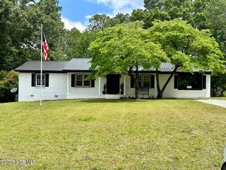 611 E L Ives Drive, Aberdeen, NC 28315