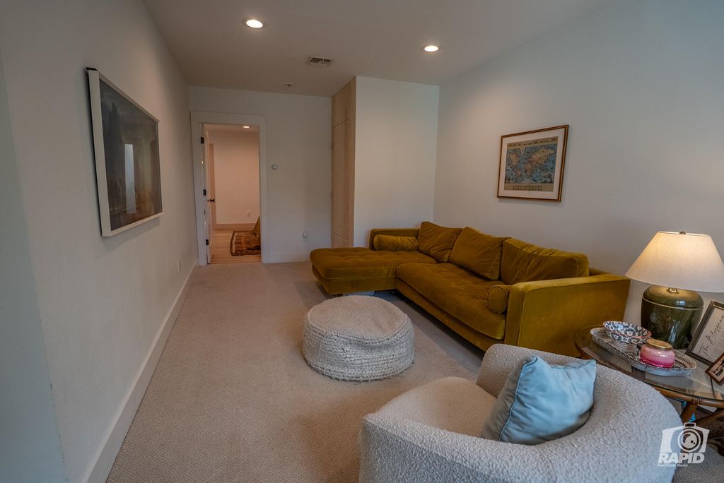 Image 11 of property listing at 2209 Live Oak Street, San Angelo, TX 76901