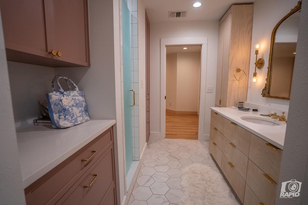Image 16 of property listing at 2209 Live Oak Street, San Angelo, TX 76901