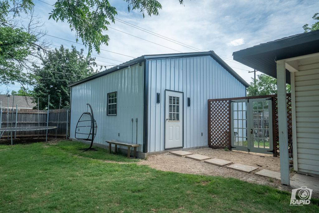 Image 32 of property listing at 2209 Live Oak Street, San Angelo, TX 76901